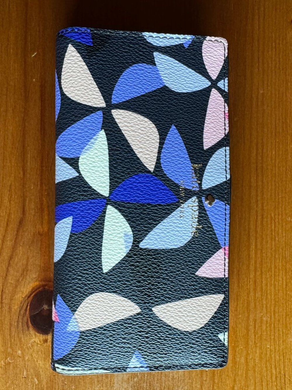 NWOT Kate Spade NY Hawthorne Lane Spinner Stacy Wallet - 6.5"W x1"D x 3.5"